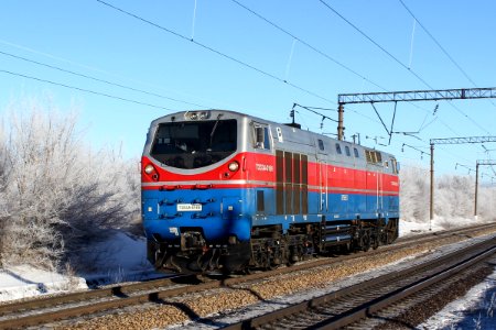 ТЭ33А-0169,_Казахстан,_Карагандинская_область,_перегон_Жана_Караганды_-_Майкудук_(Trainpix_149425)