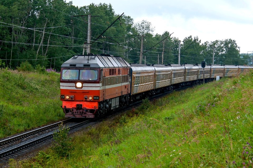 ТЭП70-0254,_Russia,_Moscow_region,_Blagoveshchenskoye_-_Volokolamsk_stretch_(Trainpix_165378)