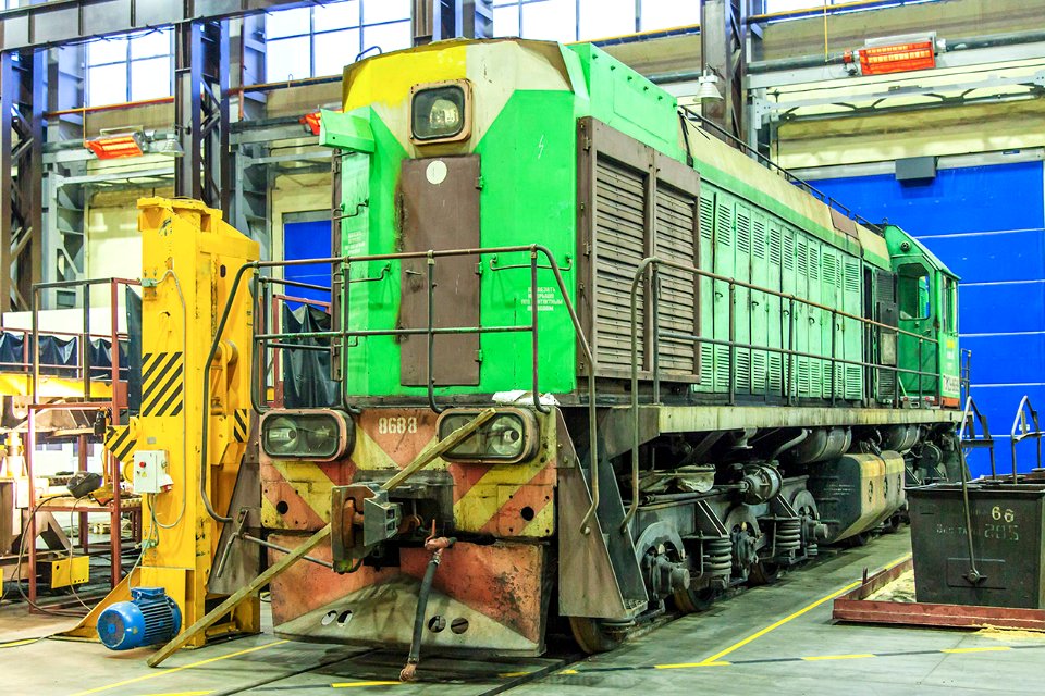 ТЭМ2У-8688,_Russia,_Kurgan_region,_JSC_«Shadrinsk_plant_of_automobile_units»_(Trainpix_140712)