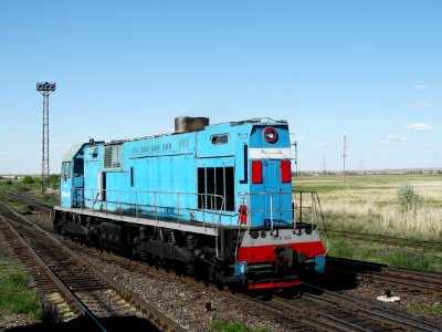 ТЭМ7А-0125,_Казахстан,_Карагандинская_область,_станция_Распорядительная_(Trainpix_62944)