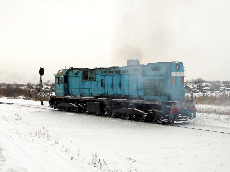 ТЭМ7А-0125,_Казахстан,_Карагандинская_область,_станция_Распорядительная_(Trainpix_47676)