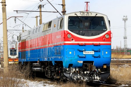 ТЭ33А-0173,_Казахстан,_Карагандинская_область,_депо_Караганда-Сортировочная_(Trainpix_157844)