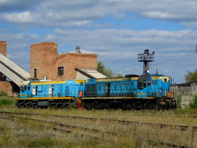 ТЭМ2УМ-033,_Казахстан,_Карагандинская_область,_депо_КПТУ_(Trainpix_174837)