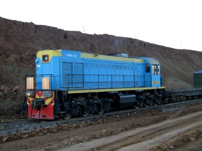 ТЭМ18-455,_Казахстан,_Карагандинская_область,_АО_"Шубарколь_комир",_карьер_(Trainpix_21612)