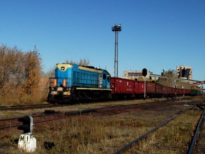 ТЭМ2УМ-033,_Казахстан,_Карагандинская_область,_станция_Сабурхан_(Trainpix_55349)