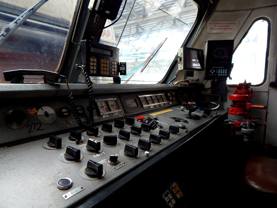 ЧС7-272,_Россия,_Самарская_область,_станция_Самара_(Trainpix_154585)