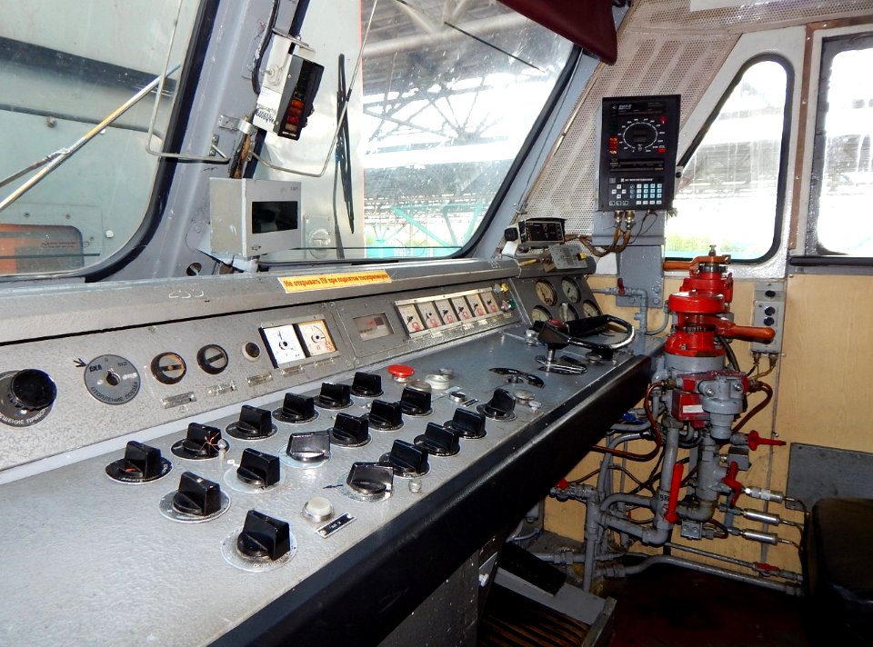 ЧС7-255,_Россия,_Самарская_область,_станция_Самара_(Trainpix_184112)