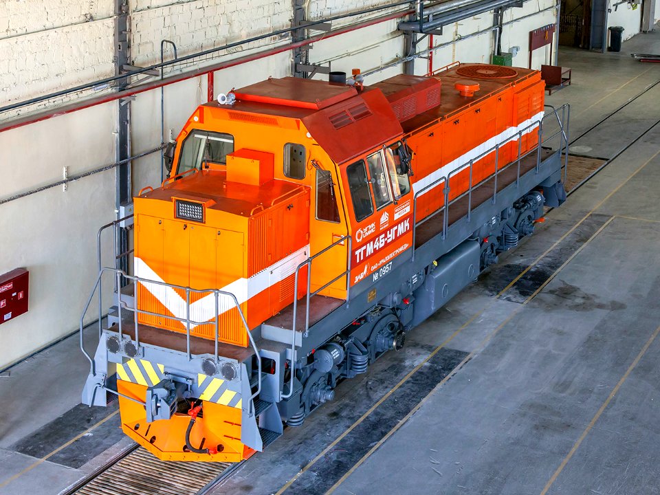 ТГМ4БУГМК-0957,_Russia,_Kurgan_region,_JSC_«Shadrinsk_plant_of_automobile_units»_(Trainpix_170795)