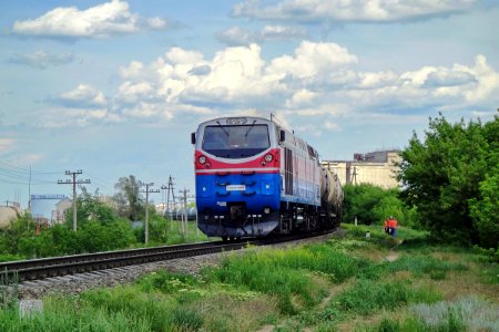 ТЭ33А-0040,_Казахстан,_Западно-Казахстанская_область,_перегон_Жилаево_-_Уральск_(Trainpix_134280)