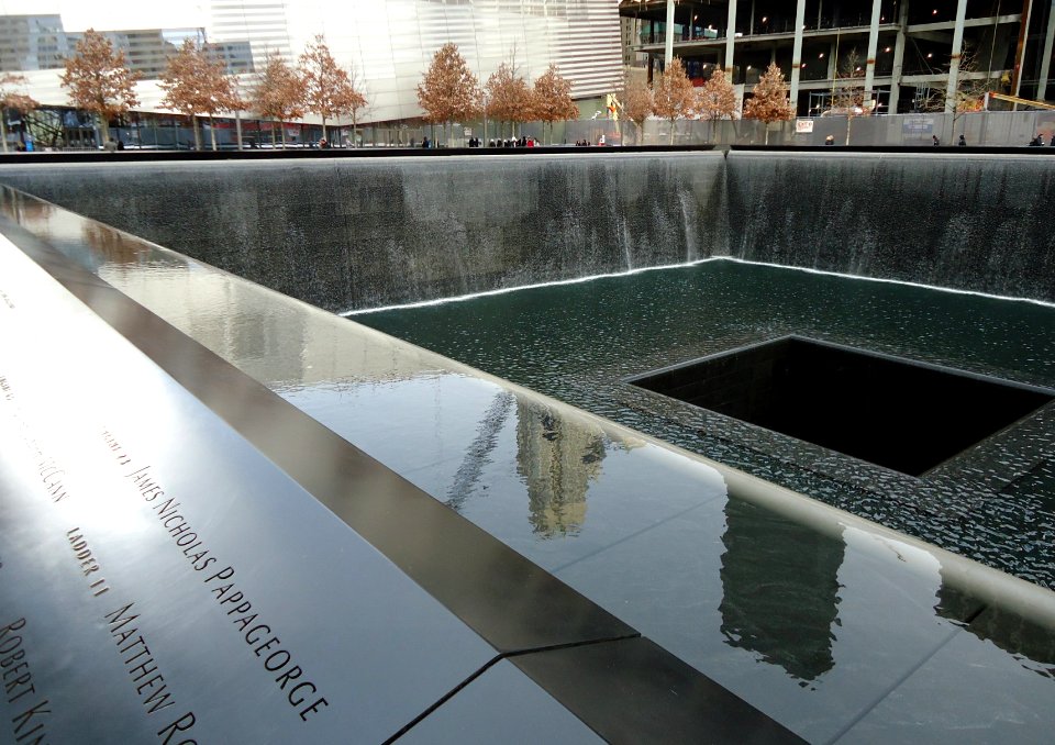 911_Memorial_fountain_and_pool_in_New_York_City