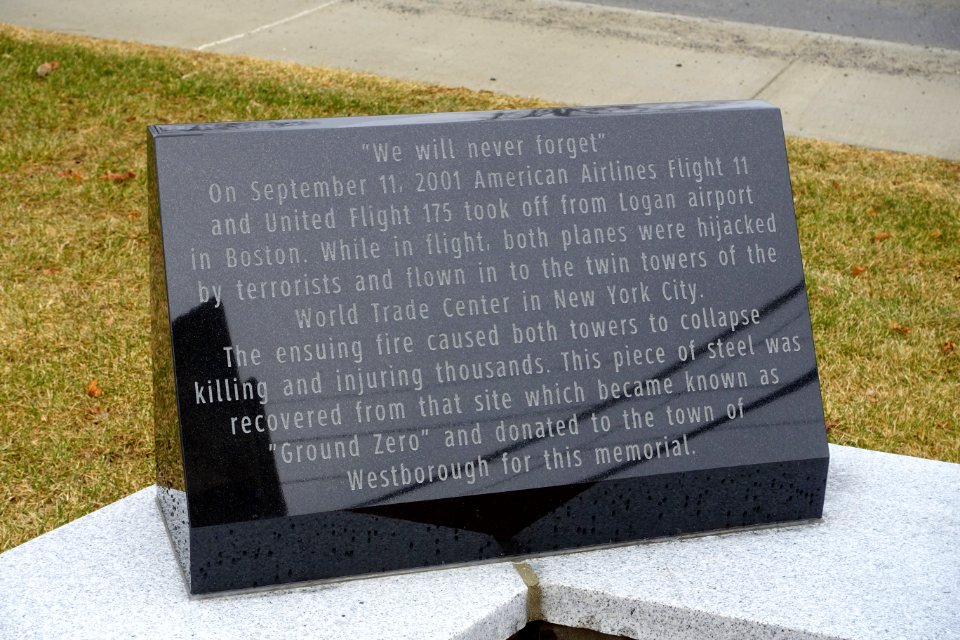 9-11_Memorial_inscription_(We_Will_Never_Forget)_-_Westborough,_Massachusetts_-_DSC04923
