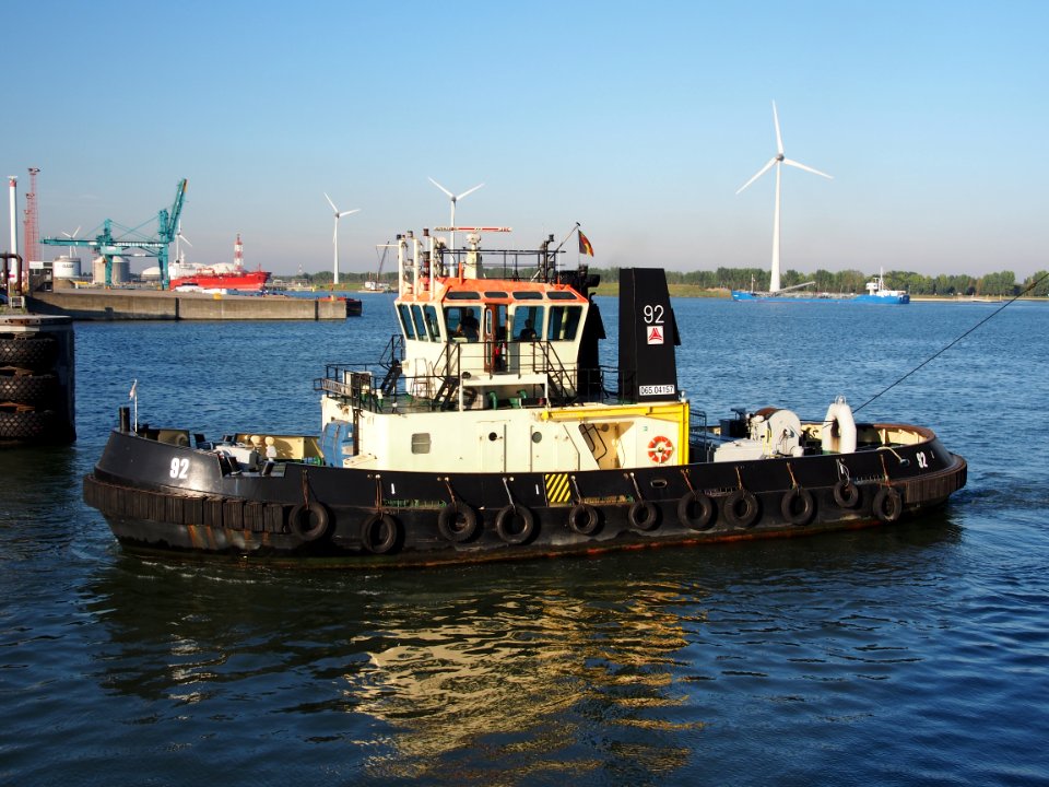 92_(tugboat,_1991),_IMO_9018579,_ENI_06504157,_Port_of_Antwerp_pic5