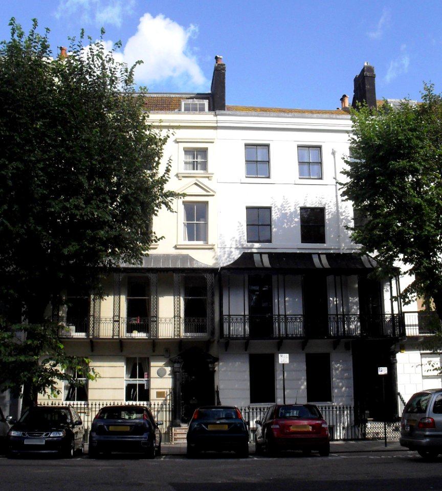 9_and_10_Old_Steine,_Brighton_Brighton_(NHLE_Code_1380650)_(August_2010)