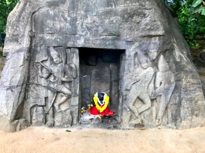8th_century_rock_cut_Vizhinjam_Shaivism_Hindu_temple_near_Kovallam_Kerala,_Nataraja,_Parvati,_Tripurantaka,_Dakshinamurti