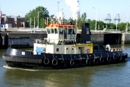90_-_ENI_06504222,_Berendrechsluis,_Port_of_Antwerp,_pic6