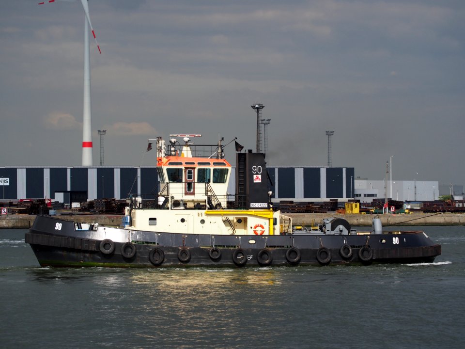 90_-_ENI_06504222,_Port_of_Antwerp,_pic6