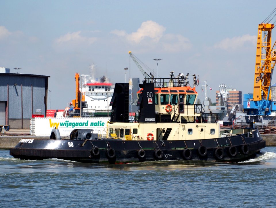 90_-_ENI_06504222,_Port_of_Antwerp,_pic3