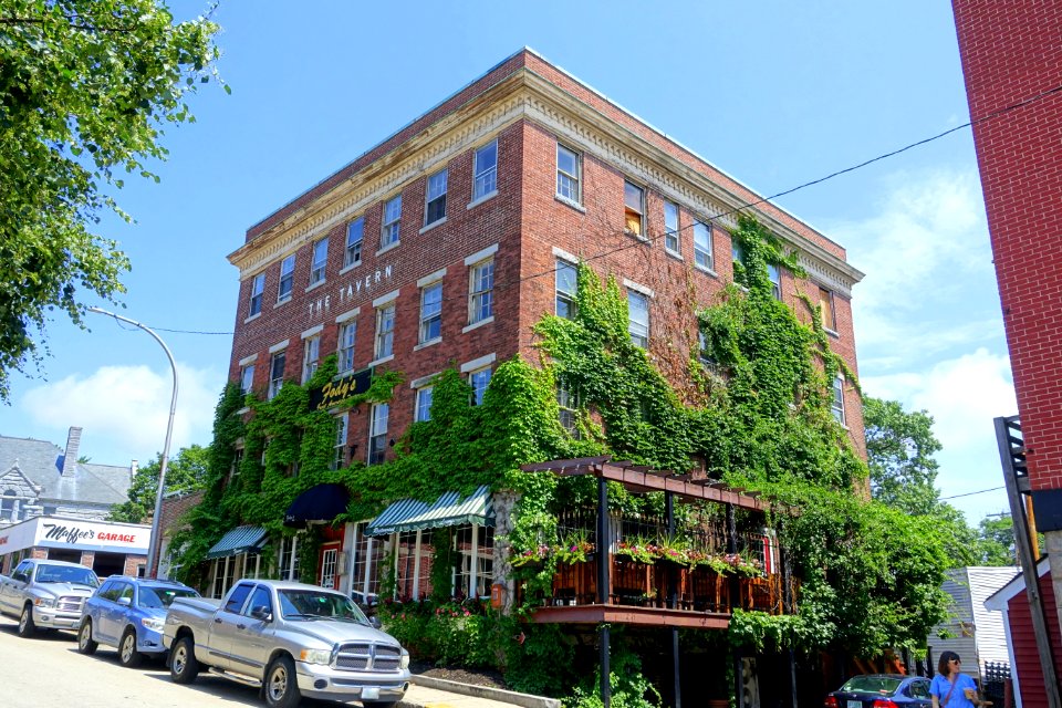 9_Clinton_Street_-_Nashua,_New_Hampshire_-_DSC07196