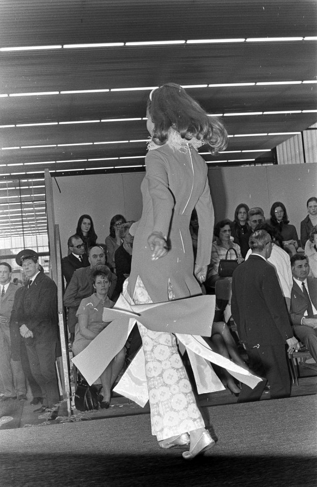 8e_Intercontex_in_de_RAI_Funny_Girl_(van_Elfrego),_Bestanddeelnr_922-2252