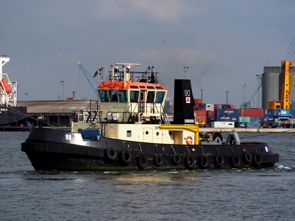 90_-_ENI_06504222,_Port_of_Antwerp,_pic7