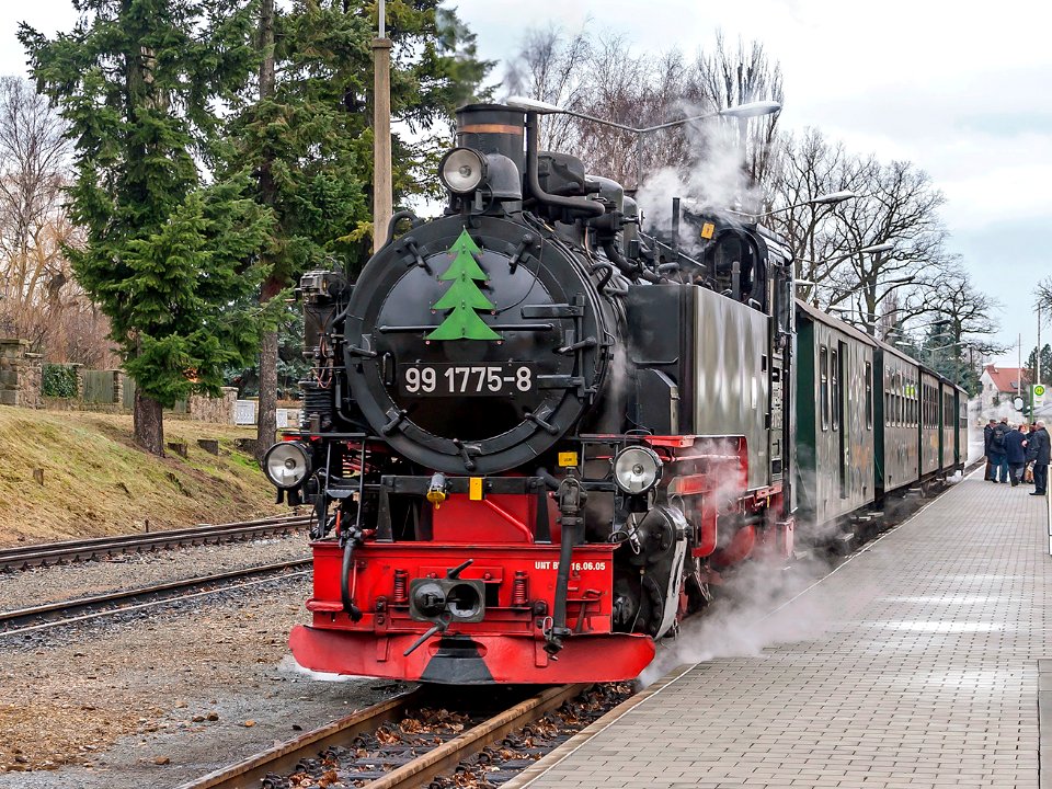 99_1775-8,_Germany,_Saxony,_Moritzburg_Railway_station_(Trainpix_190405)