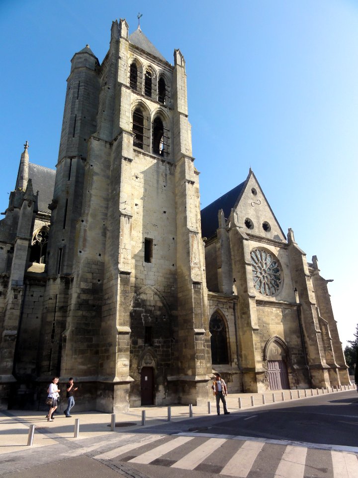 Église_Notre-Dame_de_Chambly,_extérieur_(2)