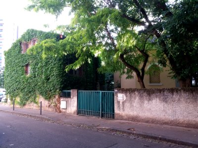 Église_orthodoxe_russe_Saint-Nicolas_de_Lyon_-_Côté_est