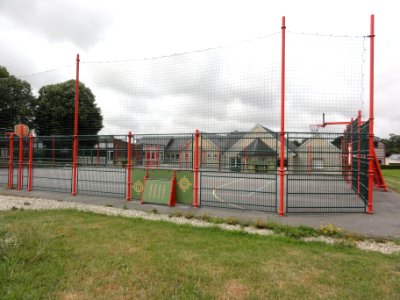 Écrainville_(Seine-Mar.)_terrain_multisports