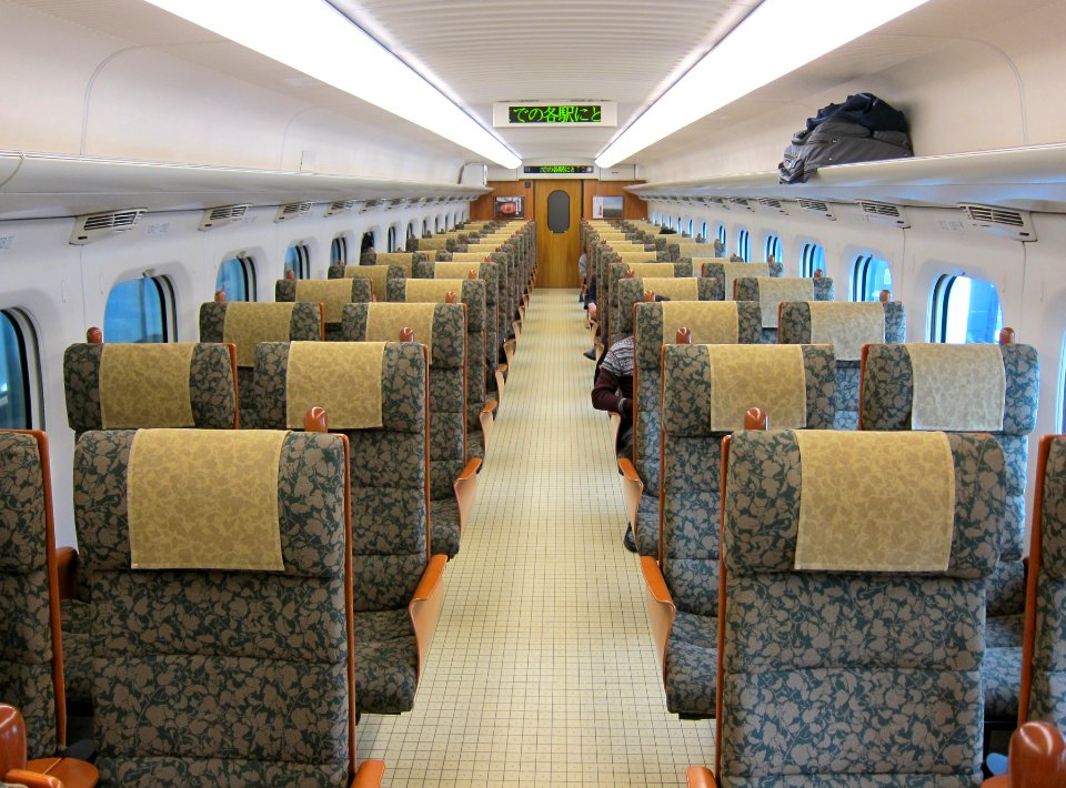 800_Series_Shinkansen_U002_interior
