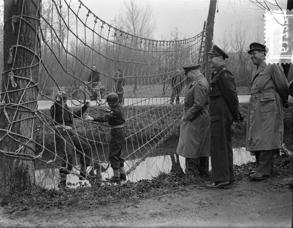 8-uurs_jeeprit_voor_militairen_Tilburg,_Bestanddeelnr_906-1727