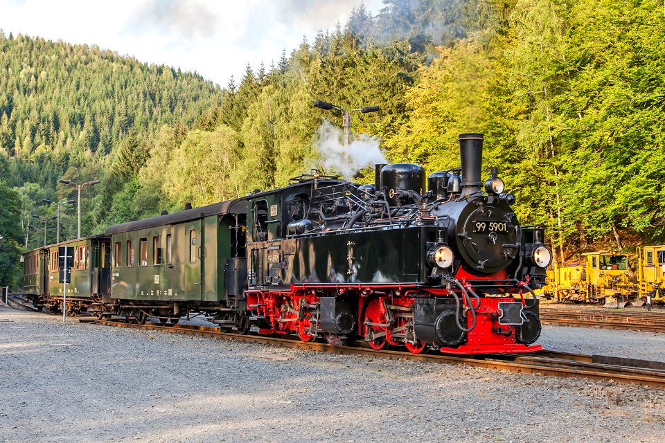 99_5901-6,_Germany,_Thuringia,_Eisfelder_Talmühle_Railway_station_(Trainpix_181389)