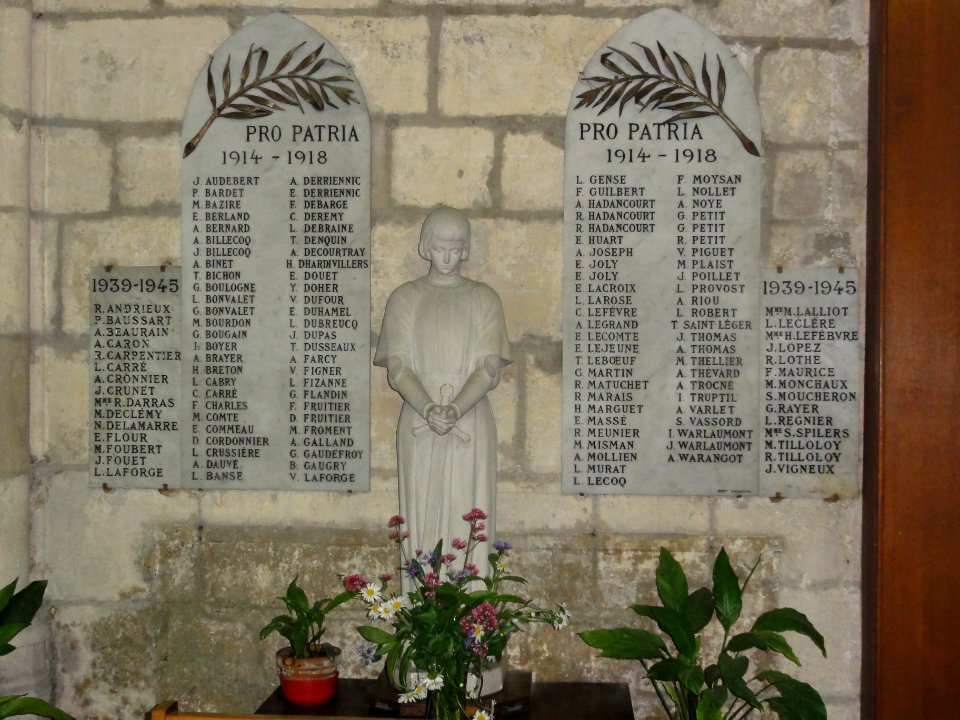 Église_Notre-Dame_de_Chambly,_monument_aux_morts