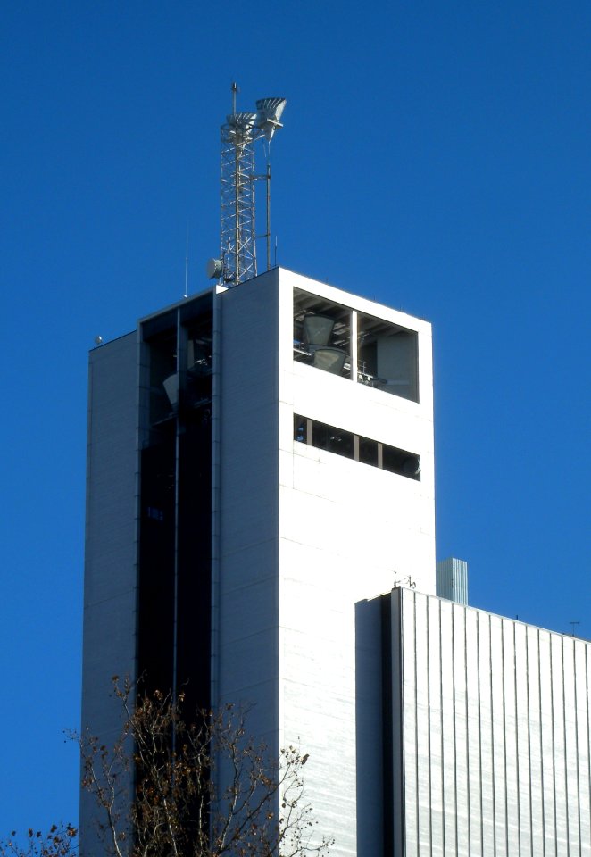 811_10th_Av_antenna_tower_jeh