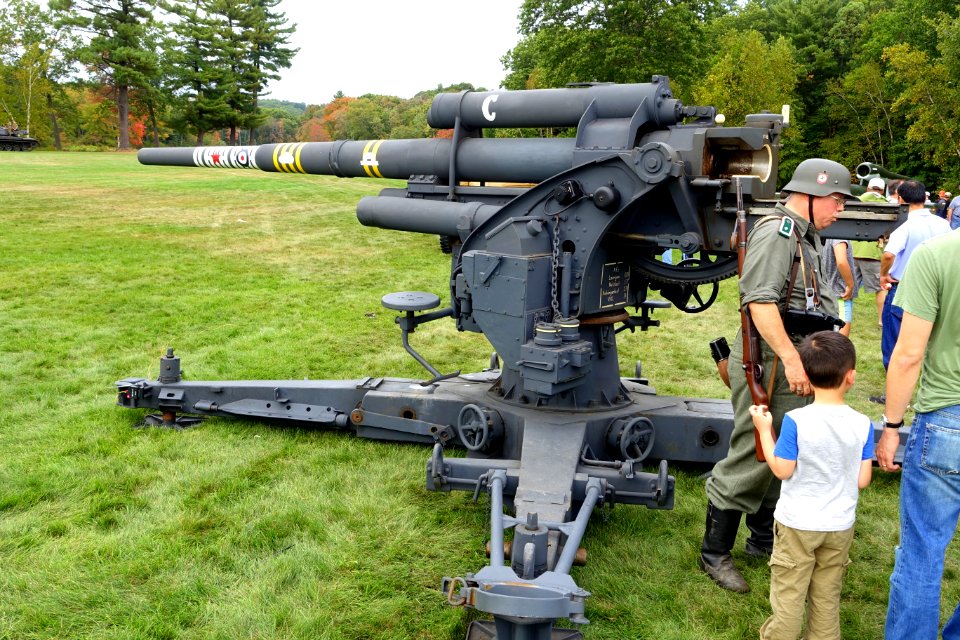 8.8_cm_Flak_36_-_Battle_for_the_Airfield,_2017_-_Collings_Foundation_-_Massachusetts_-_DSC06988