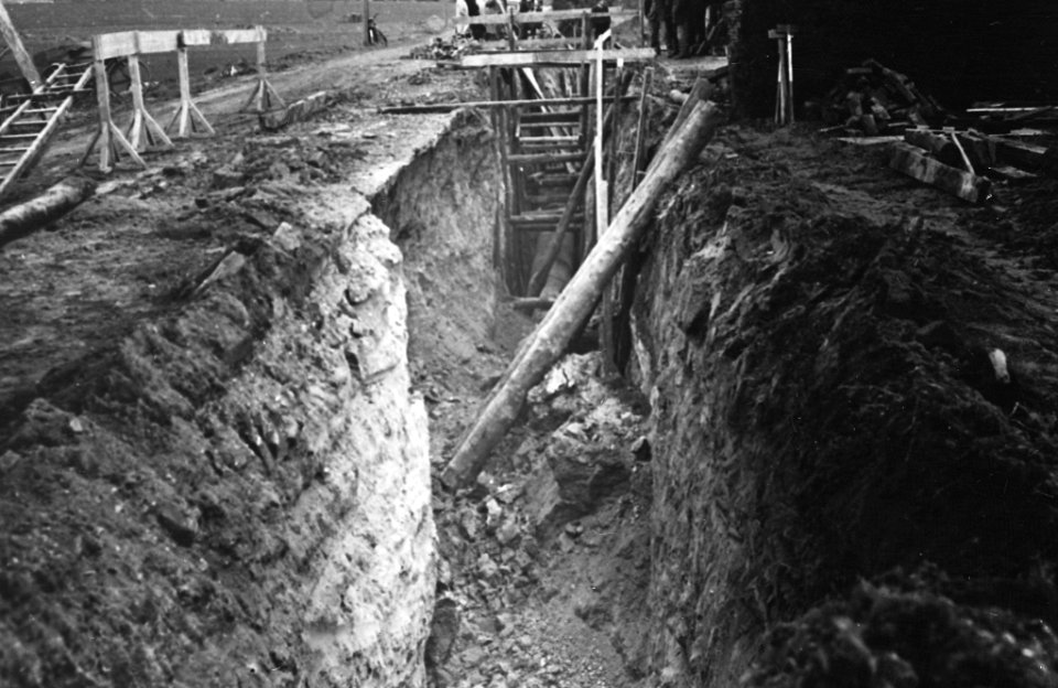 8.2x8.2_Stutten_bij_grondwerkzaamheden,_Bestanddeelnr_256-0663