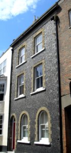 8_Ship_Street,_The_Lanes,_Brighton_(NHLE_Code_1380907)_(July_2010)