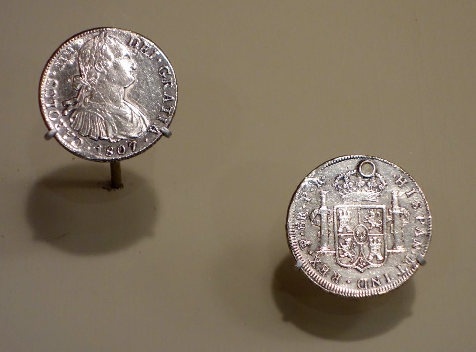8_reales,_Spanish_coins,_King_Charles_IV,_left_1807_from_the_Mexico_City_mint,_right_1793_from_the_Potosi_Mint_in_Bolivia,_silver_-_Winterthur_Museum_-_DSC01592