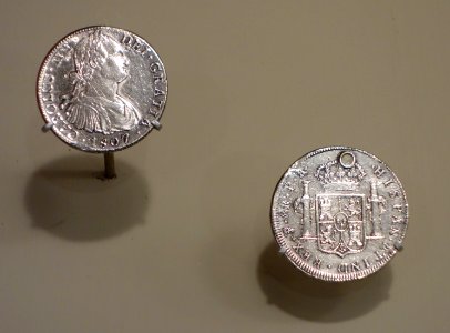 8_reales,_Spanish_coins,_King_Charles_IV,_left_1807_from_the_Mexico_City_mint,_right_1793_from_the_Potosi_Mint_in_Bolivia,_silver_-_Winterthur_Museum_-_DSC01592