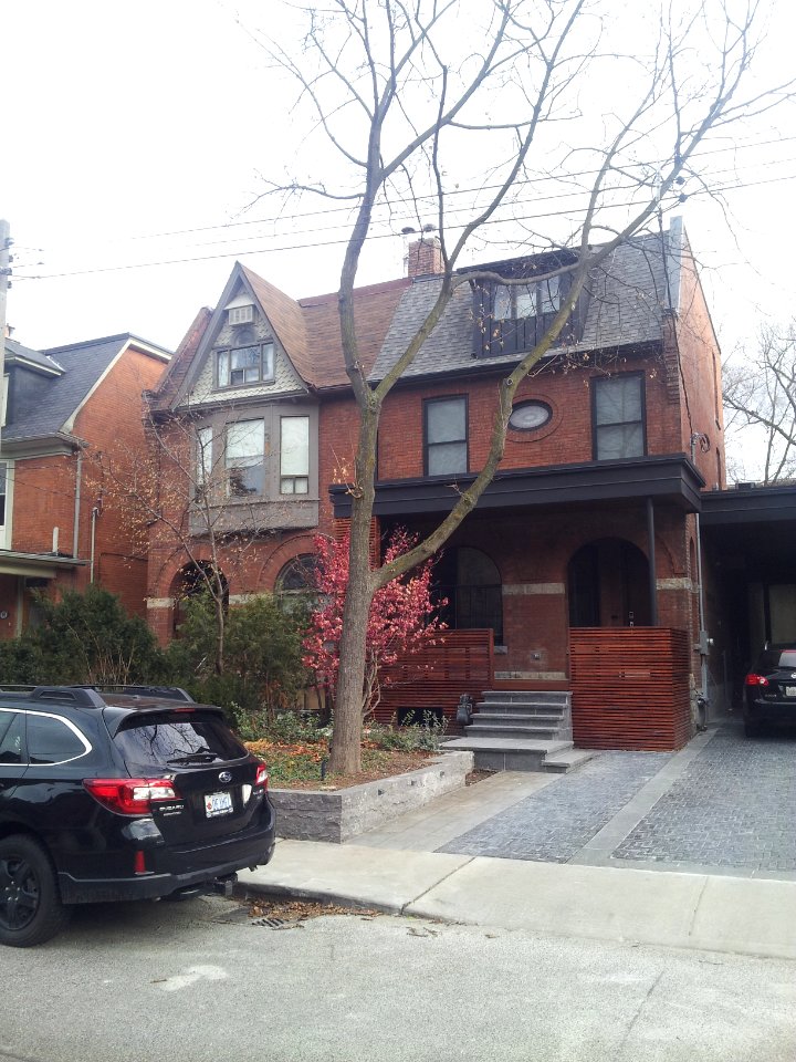 81_Howland_Ave