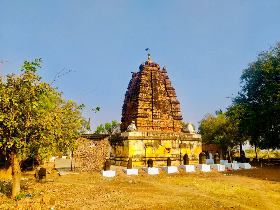 7th_century_Sivanandisvara_temple,_Kadamala_kalva,_Andhra_Pradesh_India_-_12