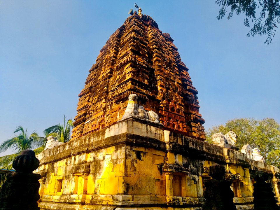 7th_century_Sivanandisvara_temple,_Kadamala_kalva,_Andhra_Pradesh_India_-_04