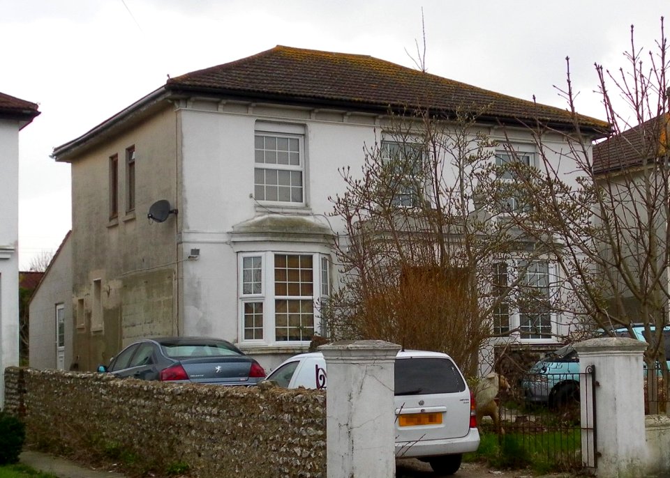 87_Abinger_Road,_Portslade_(February_2013)