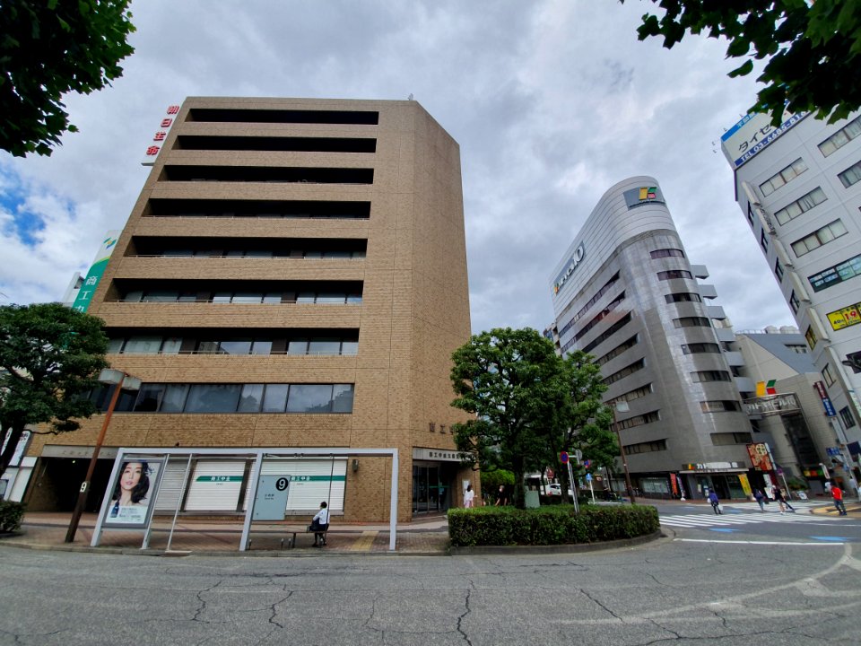Ōmori_bus_station_and_buildings_around_3