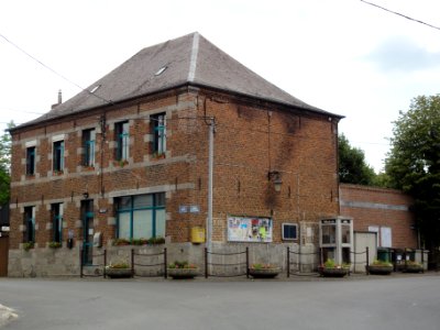 Éclaibes_(Nord,_Fr)_mairie-école