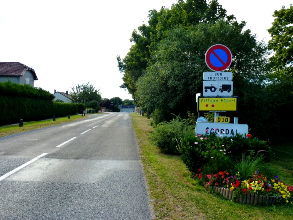 Écordal_(Ardennes)_city_limit_sign