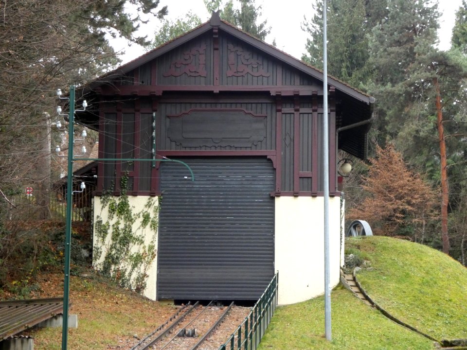 Évian-les-Bains_-_Funiculaire_-_Station_Neuvecelle_-_Entrée_des_rames