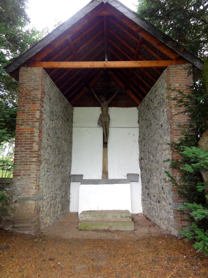Éclaibes_(Nord,_Fr)_oratoire-calvaire