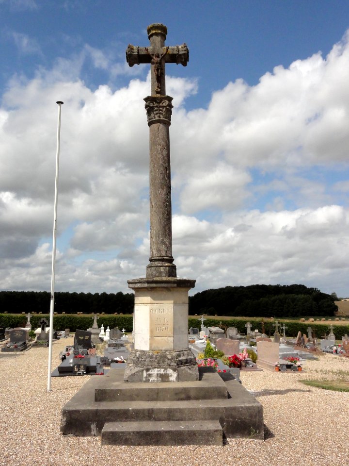 Étalleville_(Seine-Mar.)_croix_du_cimetière
