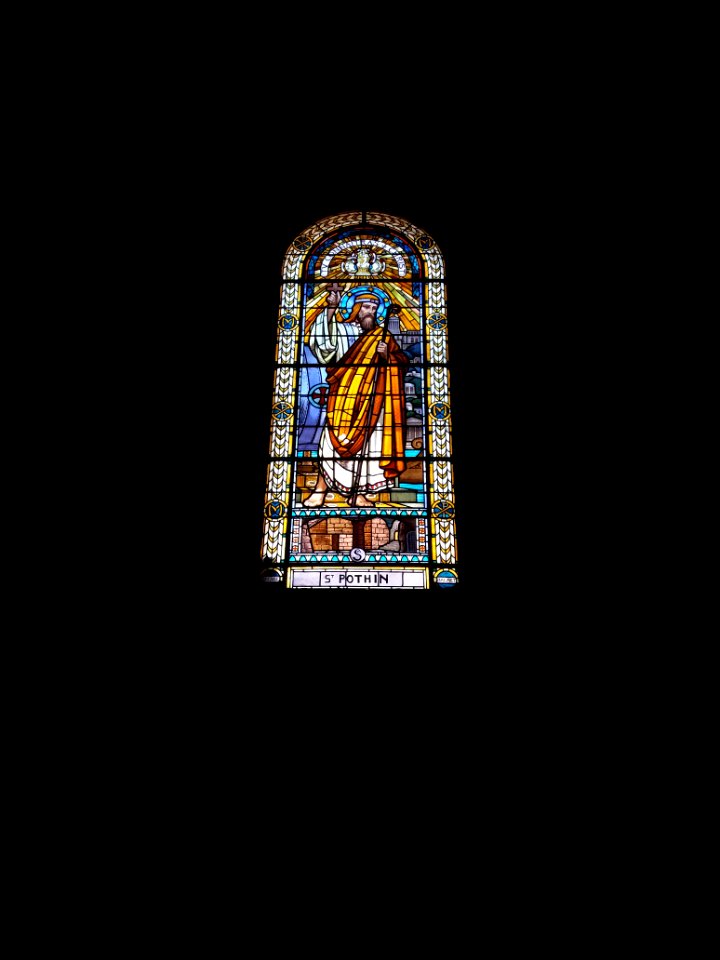 Église_Saint-Pothin_de_Lyon_-_Vitrail_-_Saint_Pothin