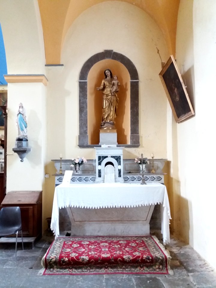 Église_Saint-Pierre-aux-liens_de_Labeaume_-_Chapelle_de_la_Vierge
